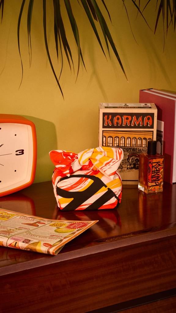 Karma - 70cm x 70cm